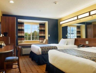 Microtel Inn & Suites Dickson City Room photo